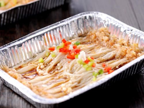 排湖风景区锡纸烤金针菇